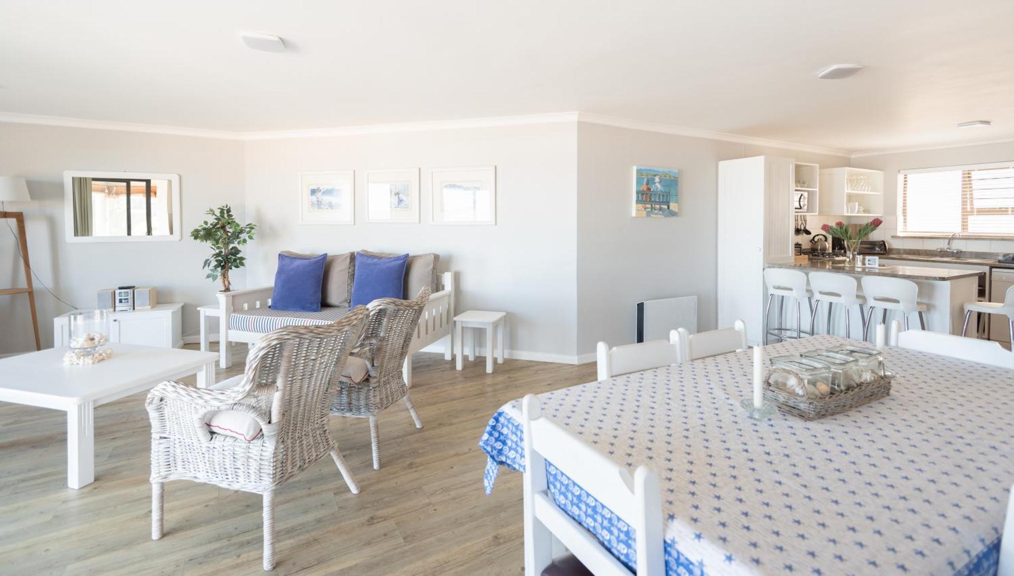 Picnic Rock Seaside Accommodation Keurboomstrand Room photo