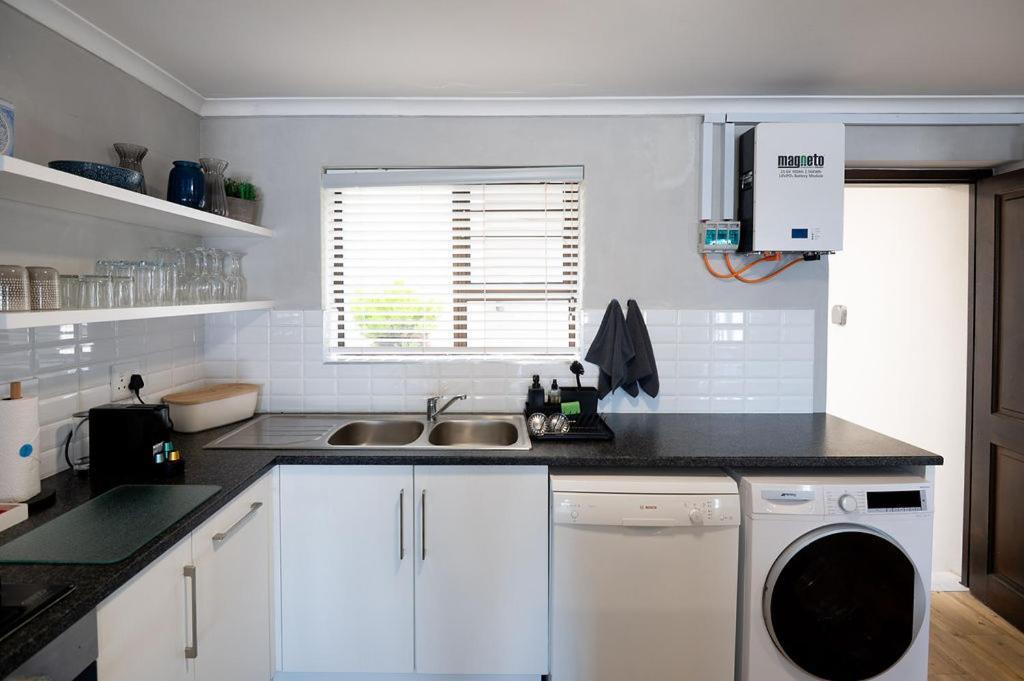 Picnic Rock Seaside Accommodation Keurboomstrand Room photo